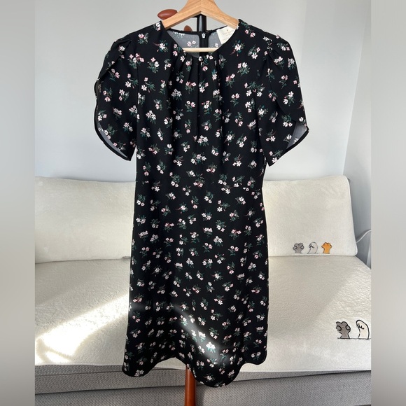 kate spade Dresses & Skirts - Kate Spade Black Floral Short Sleeve Dress - Size 4